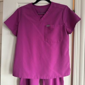 Figs One Pocket Scrub Top in Bright Fuchsia